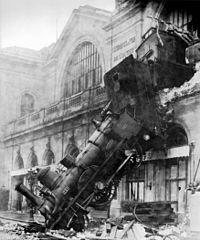 Train_wreck_at_Montparnasse_1895.jpg