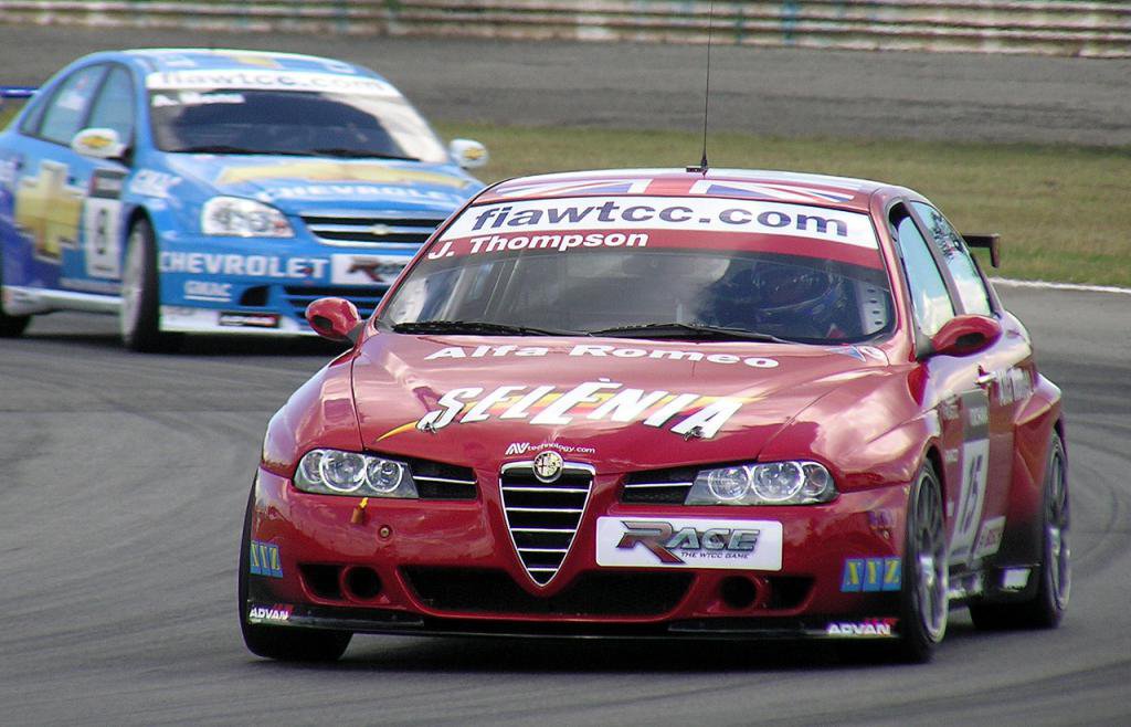 Alfa_Romeo_156_N_Technology_James_Thompson_WTCC_2007_Curitiba.jpg