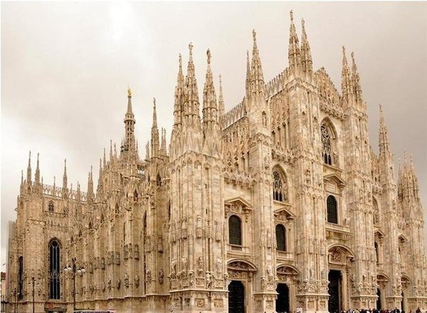 Миланский собор Санта-Мария-Нашенте (Duomo).jpg